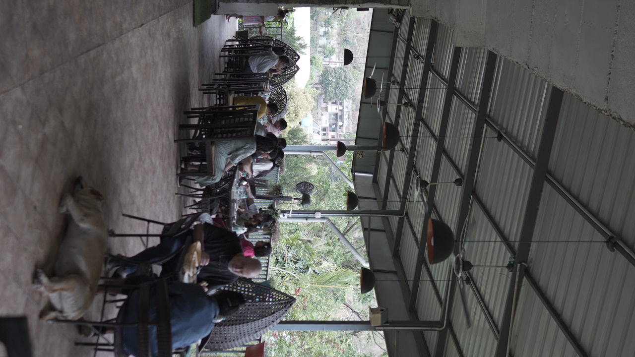 Open-air restaurant dining at Maldevta Farms