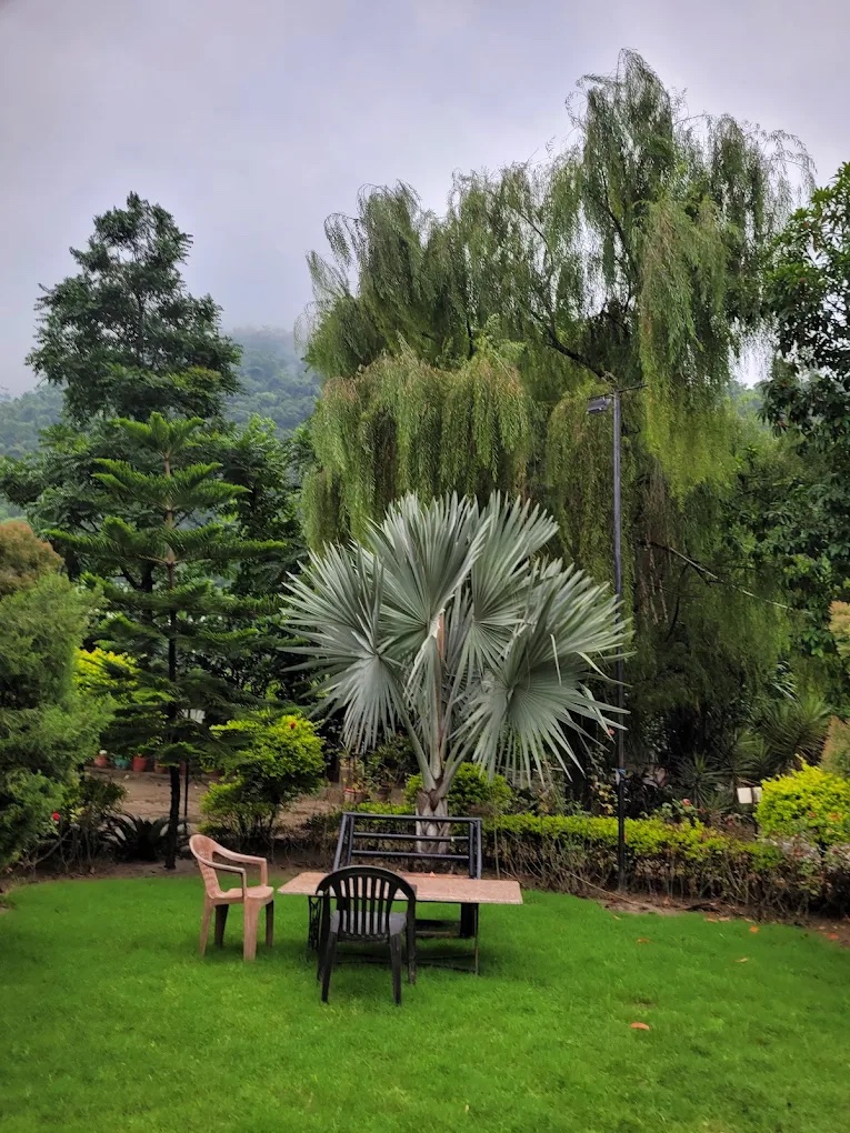 Landscaped garden lawn at Maldevta Farms